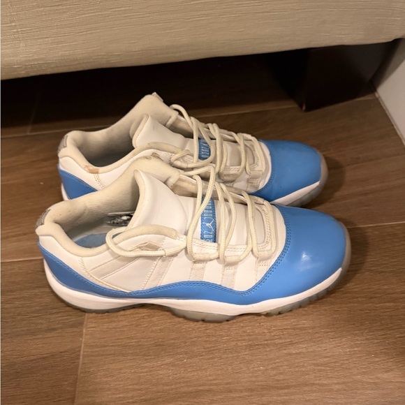 jordan 11 unc big kids - Picture 3 of 4